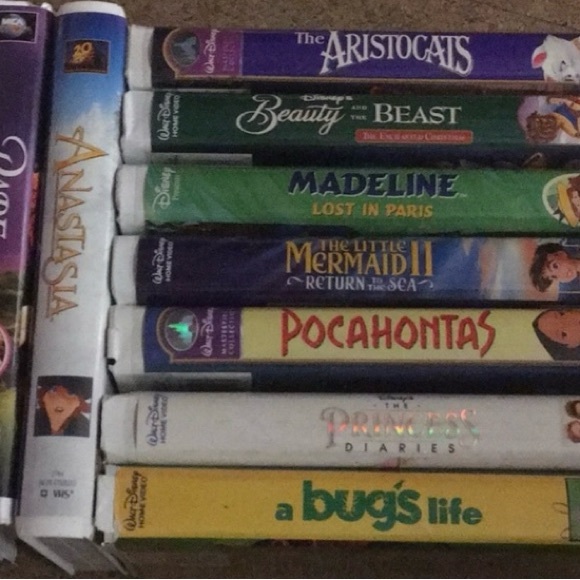 Kids Disney and Universal VHS Tapes - Picture 4 of 5